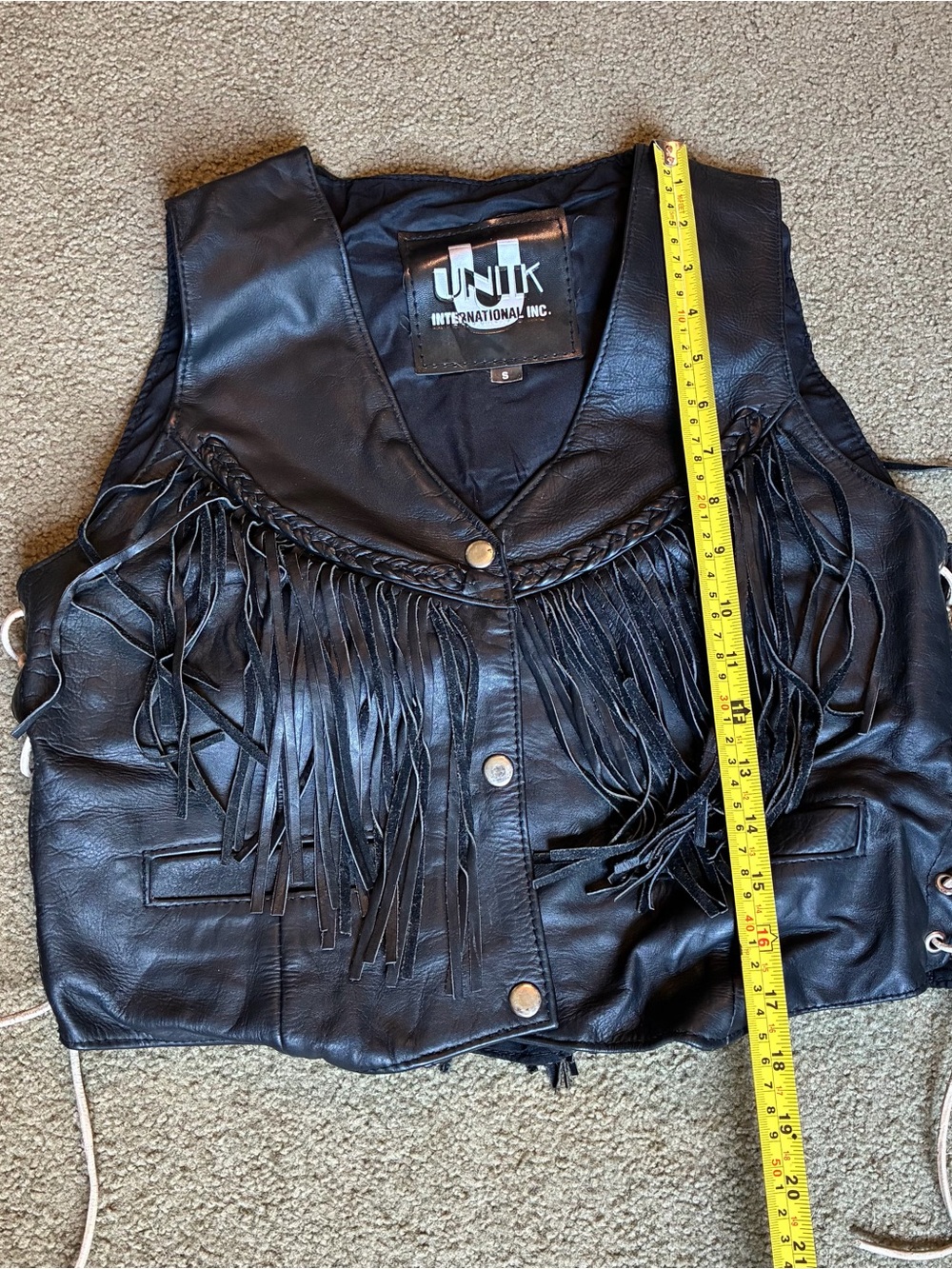 Women’s Unik Black Leather Fringe Biker Motorcycle Vest with White Wolf Moon - Picture 4 of 12